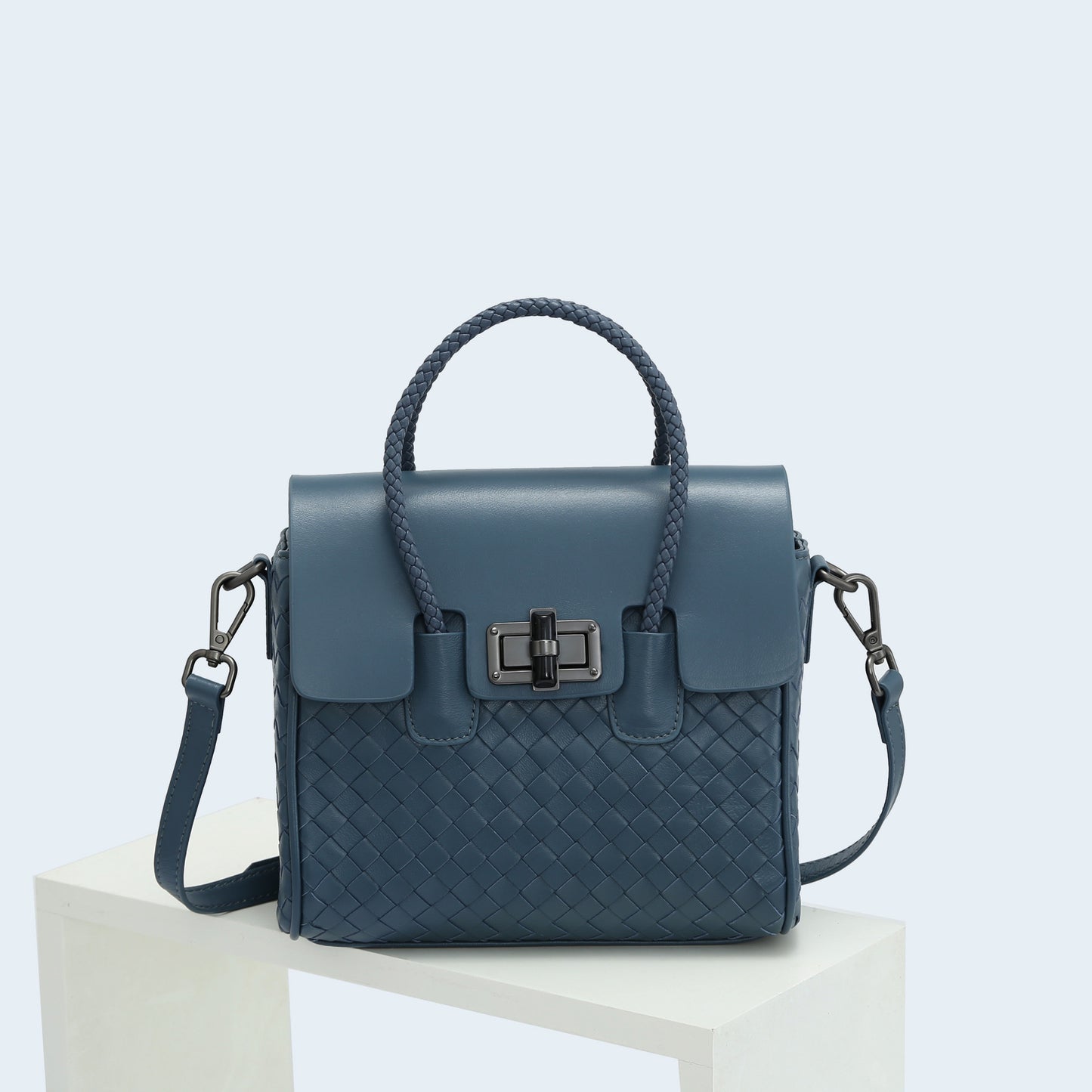 Li Ji | Original handmade genuine leather | Strong texture and comfortable texture, woven bag No. YH8073