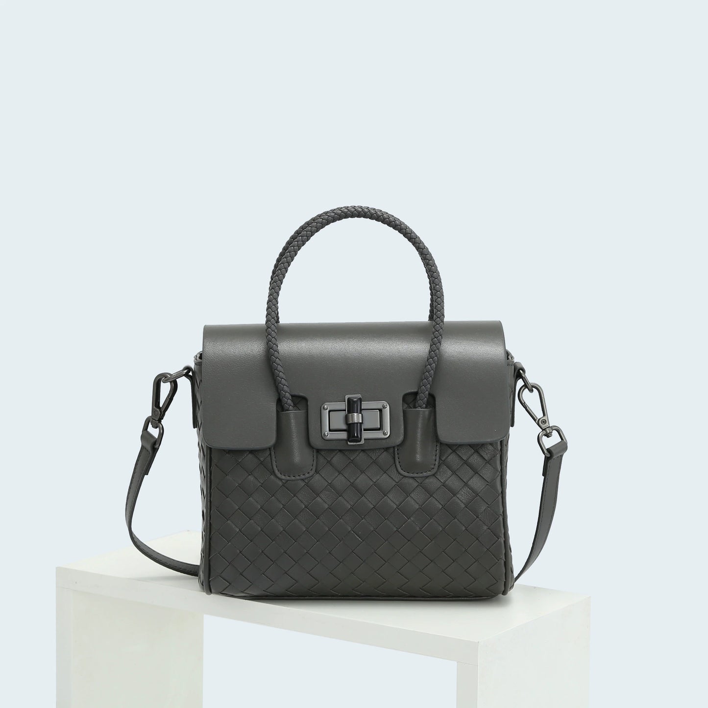 Li Ji | Original handmade genuine leather | Strong texture and comfortable texture, woven bag No. YH8073