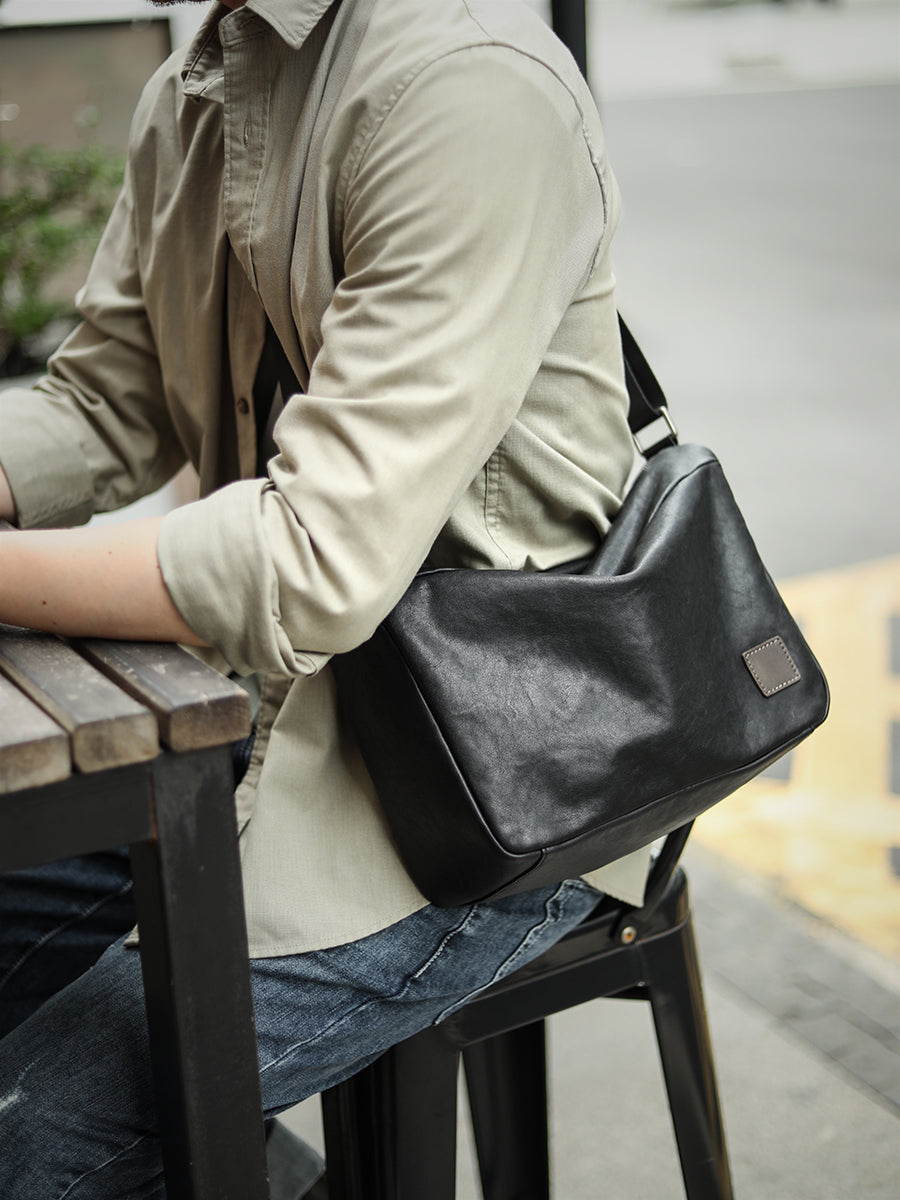 李記 | 原創手工真皮 | 枕頭型で簡約の通勤包LS8940號