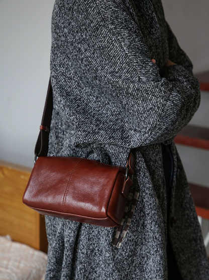 李記 | 原創手工真皮 | 輕便い極簡風設計斜唄包M179號