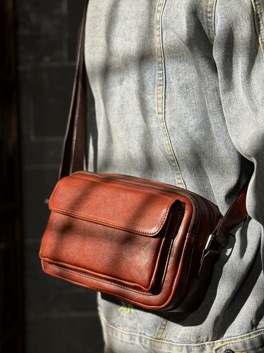 李記 | 原創手工真皮 | 円弧の形が滑ら小方包MT278號