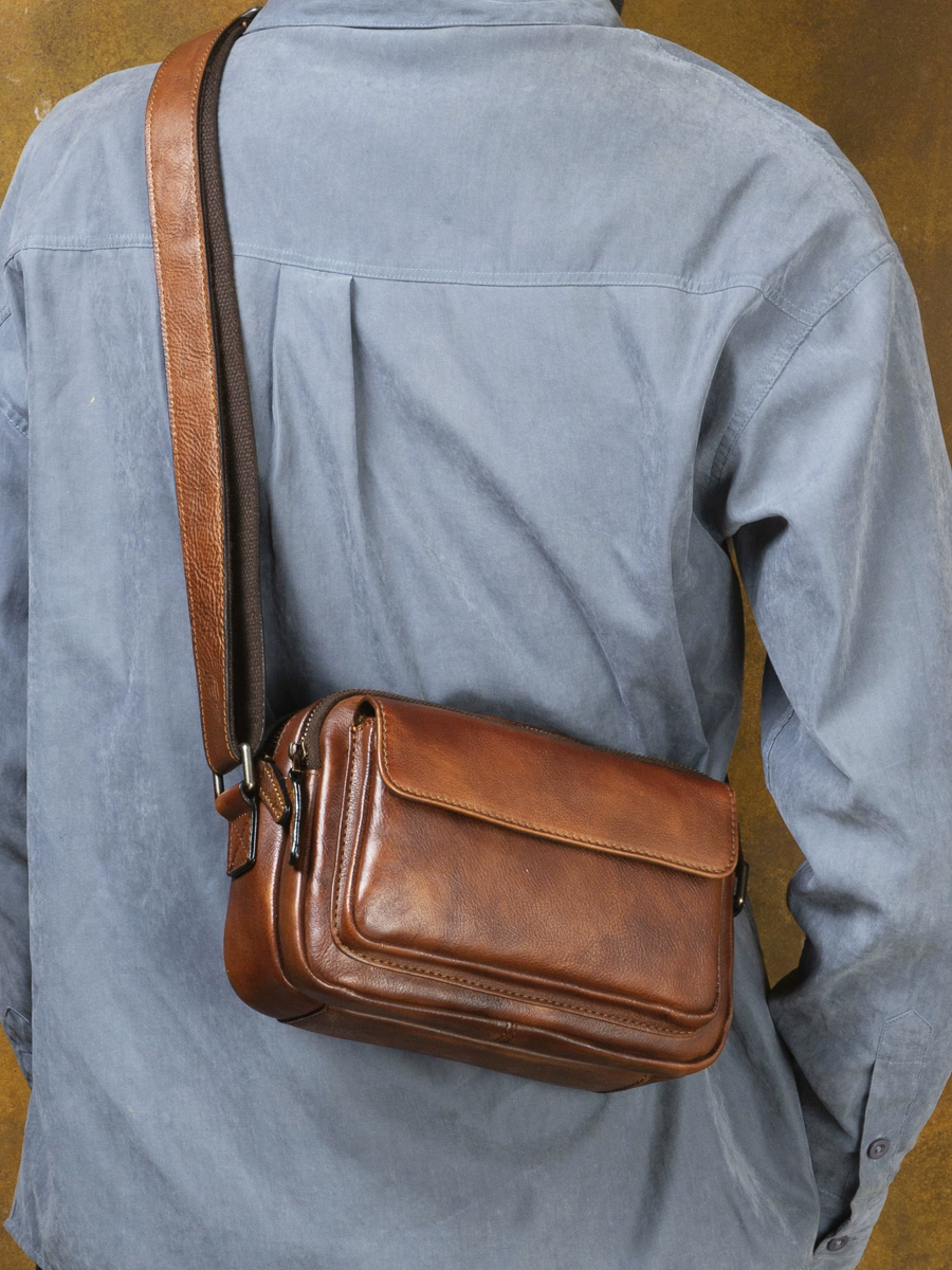 李記 | 原創手工真皮 | 円弧の形が滑ら小方包MT278號