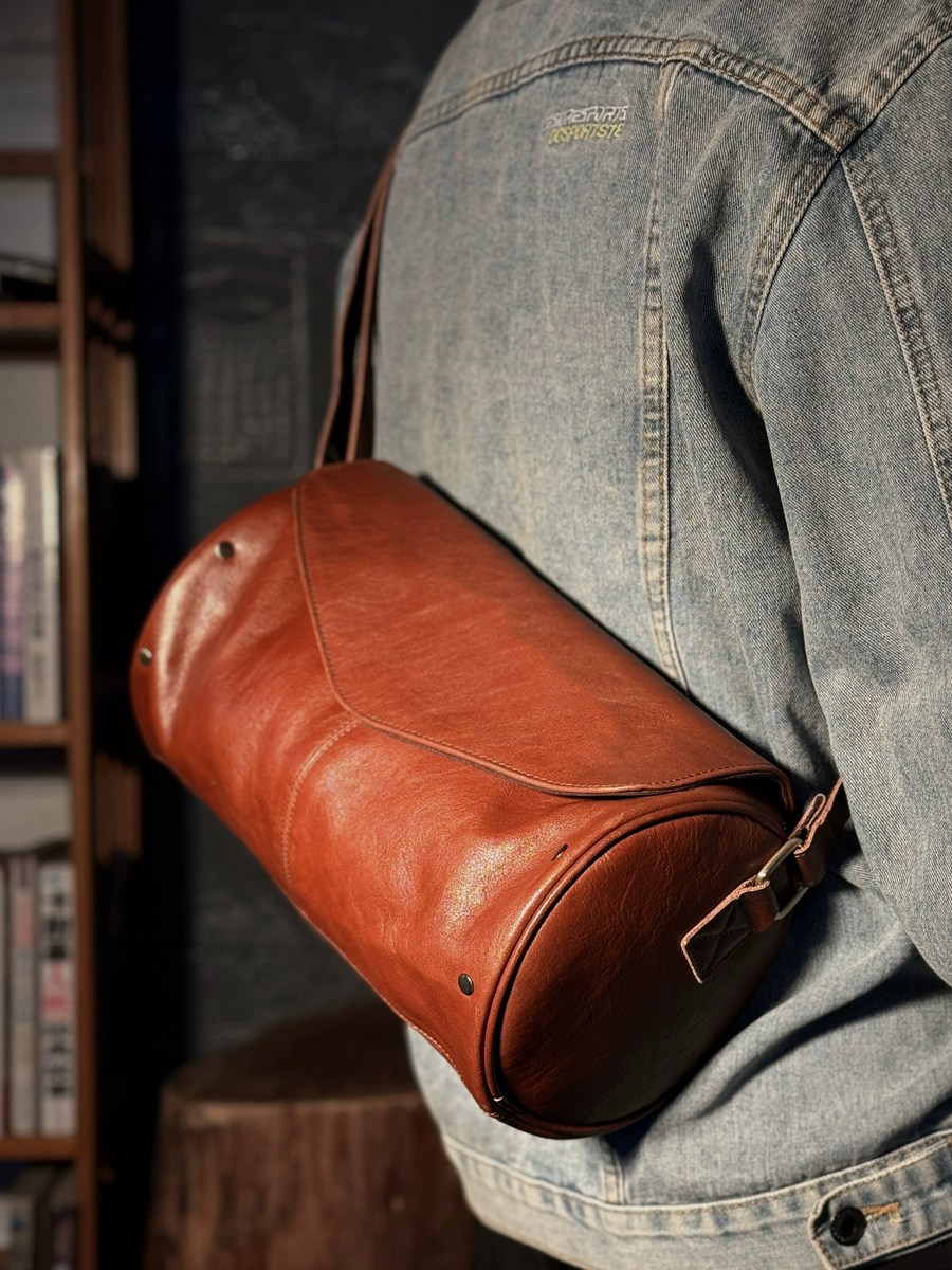 李記 | 原創手工真皮 | 植鞣牛皮い休閒の圓筒包MT293號