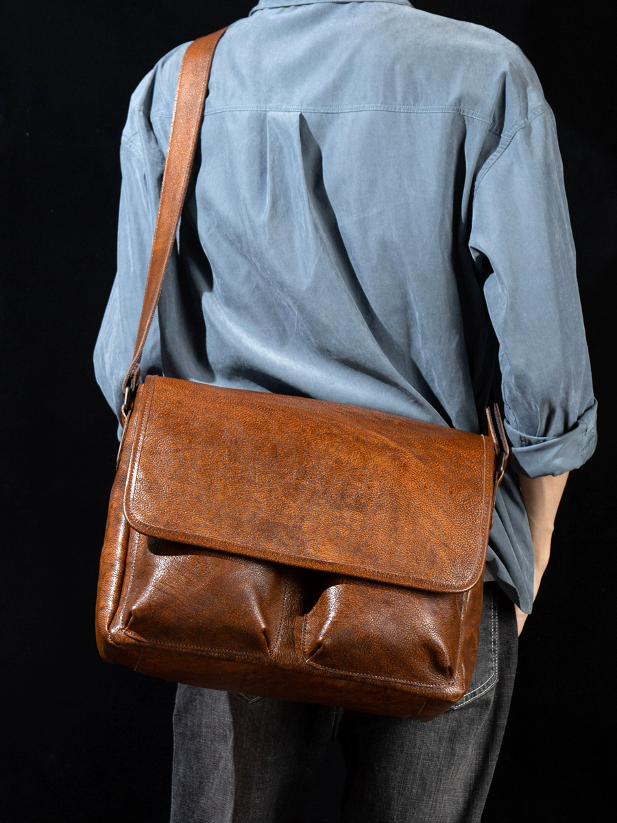 李記 | 原創手工真皮 | 簡潔で革製品の郵差包N145號
