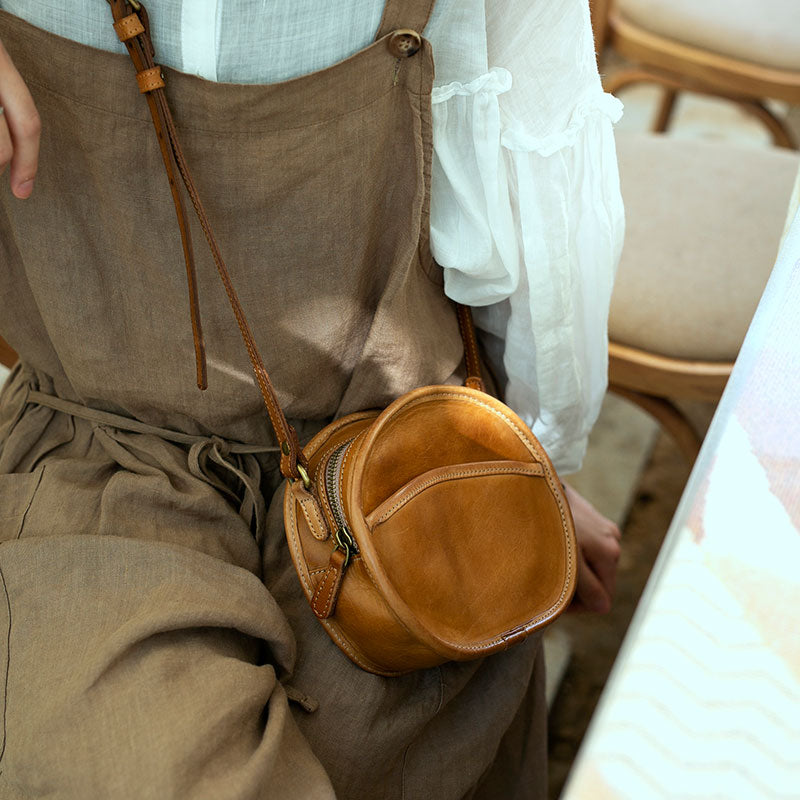 Li Ji | Original handmade genuine leather | Japanese and Korean lightweight handmade round bag No. NT6808 