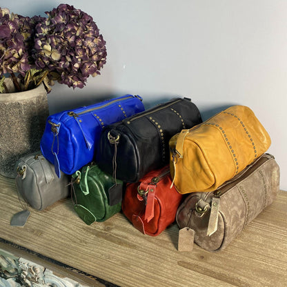 Li Ji | Original handmade leather | Retro style washed vegetable tanned cowhide rivet pillow bag No. 298