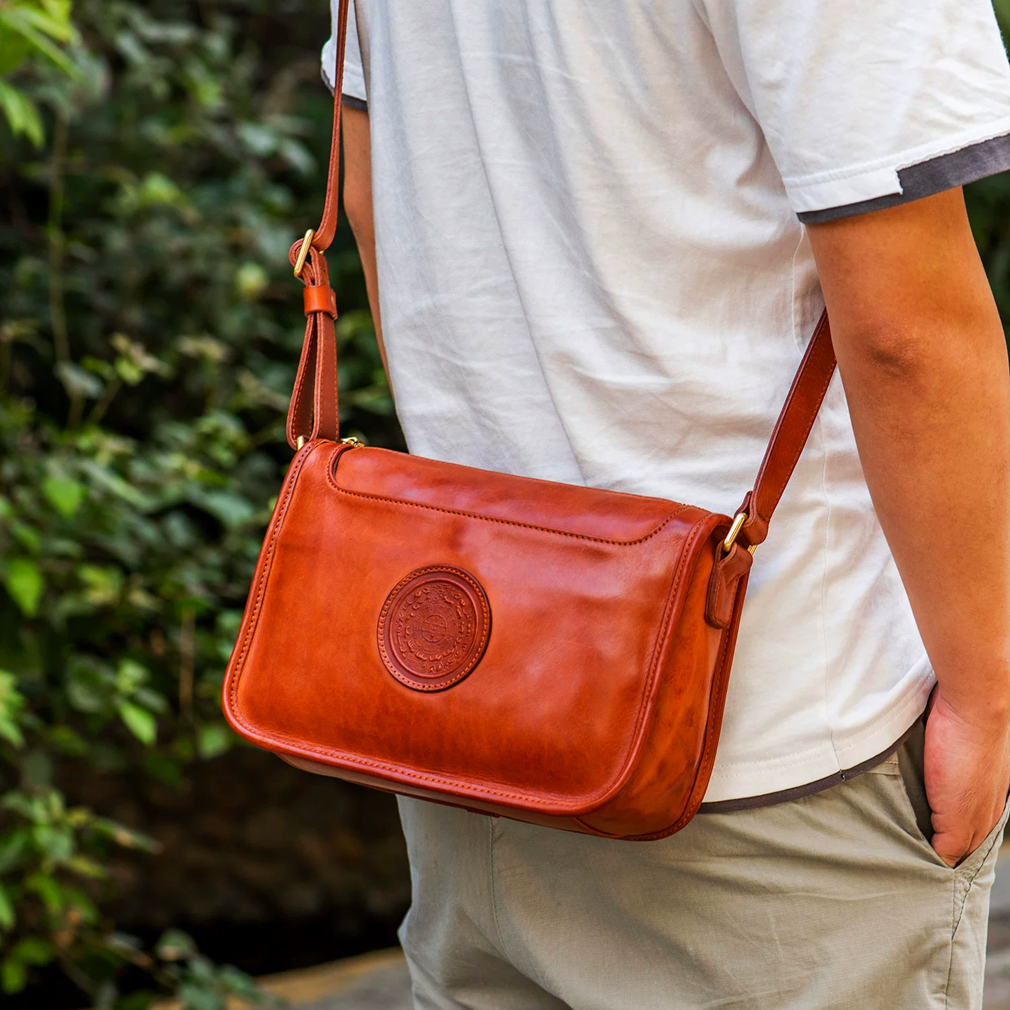 李記 | 原創手工真皮 | 純牛皮で九宮紋飾の肩背包YB0224號