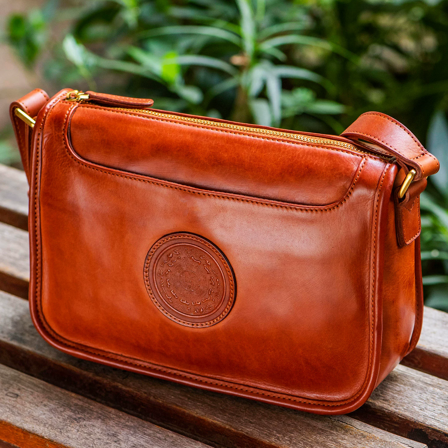 李記 | 原創手工真皮 | 純牛皮で九宮紋飾の肩背包YB0224號