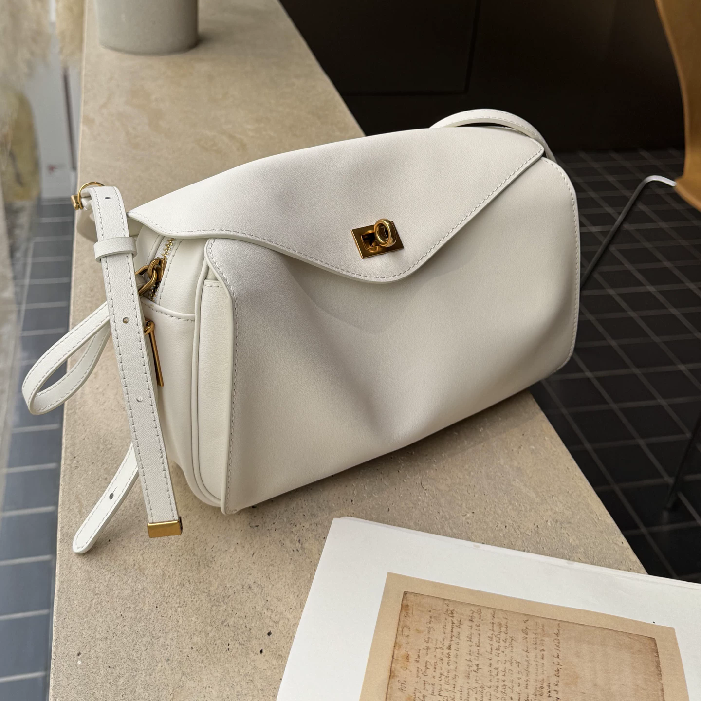 李記 | 原創手工真皮 | 細膩皮革展現質感の斜唄包aan308號