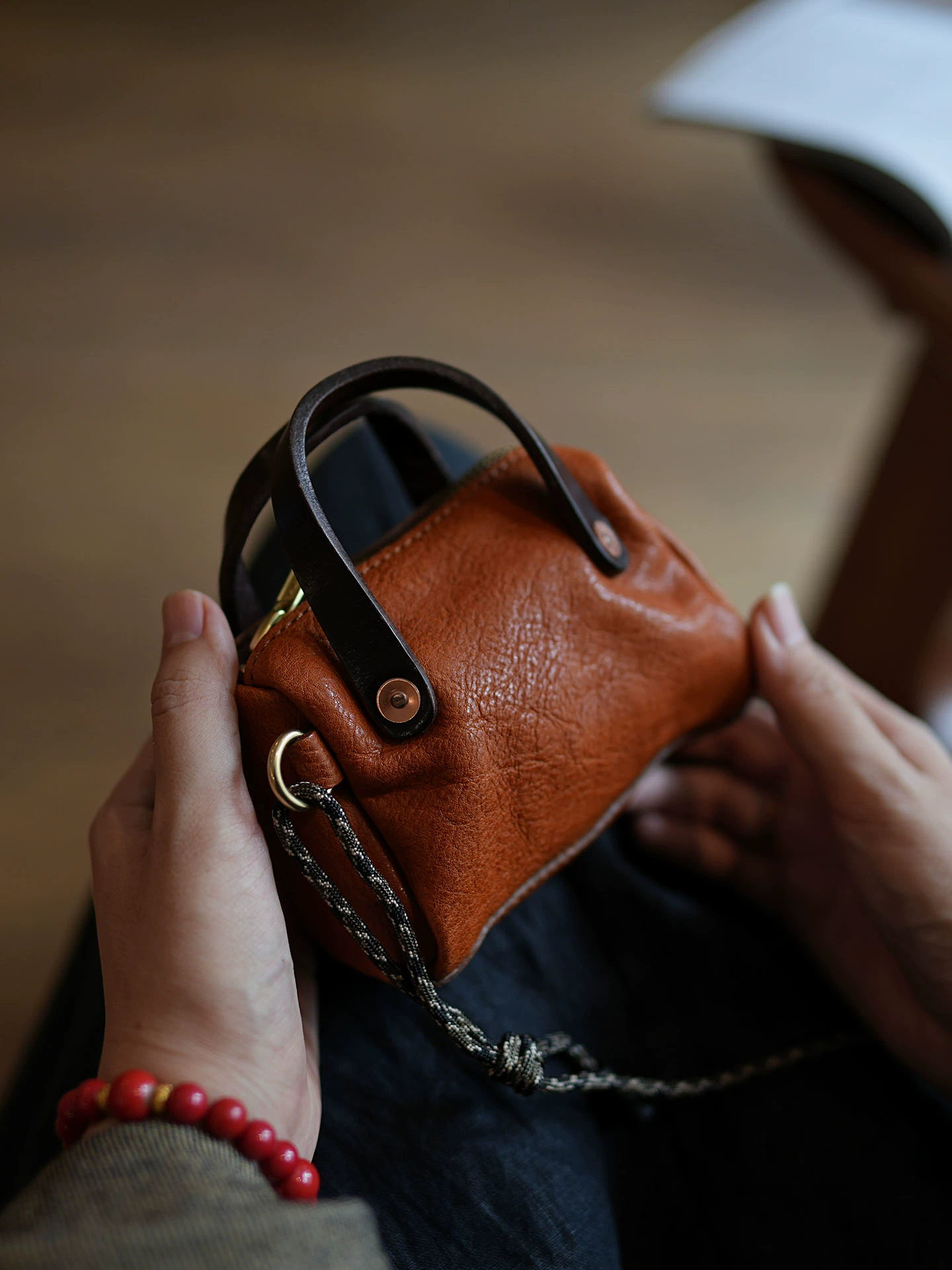 李記 | 原創手工真皮 | 人気の迷你斜唄包ls120號