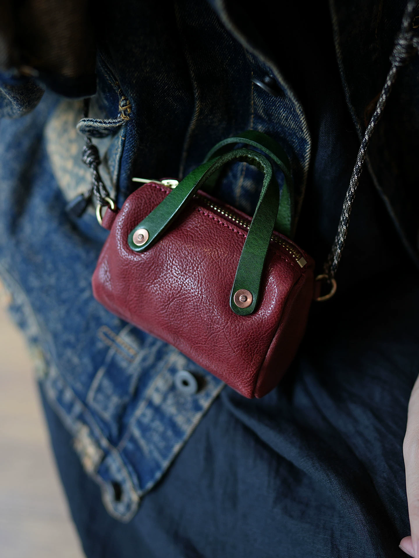 李記 | 原創手工真皮 | 人気の迷你斜唄包ls120號