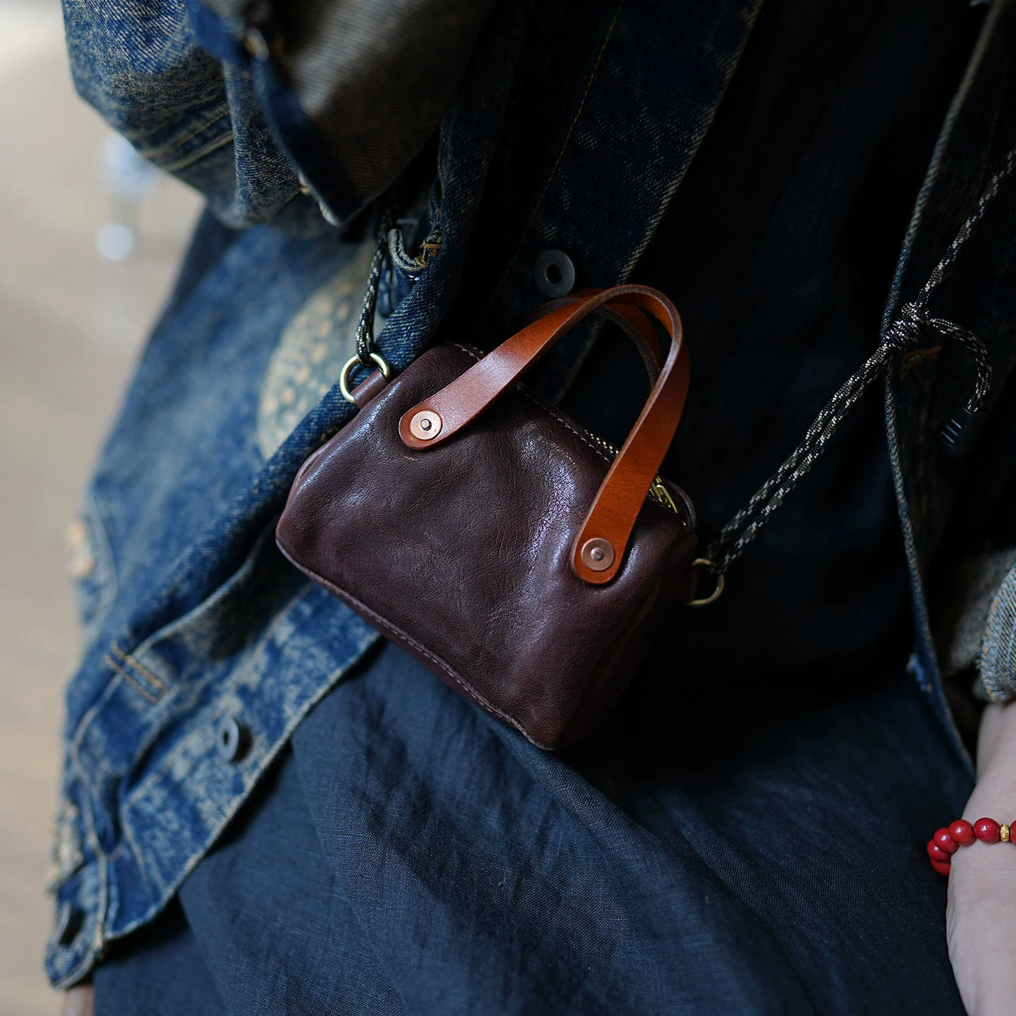 李記 | 原創手工真皮 | 人気の迷你斜唄包ls120號