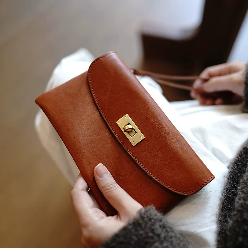 李記 | 原創手工真皮 | 簡約鎖扣ク携帯収納ハ手拿包ls126號