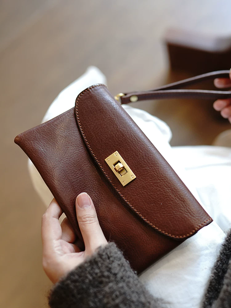 李記 | 原創手工真皮 | 簡約鎖扣ク携帯収納ハ手拿包ls126號