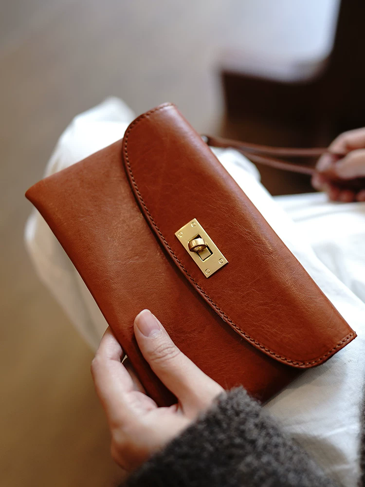 李記 | 原創手工真皮 | 簡約鎖扣ク携帯収納ハ手拿包ls126號