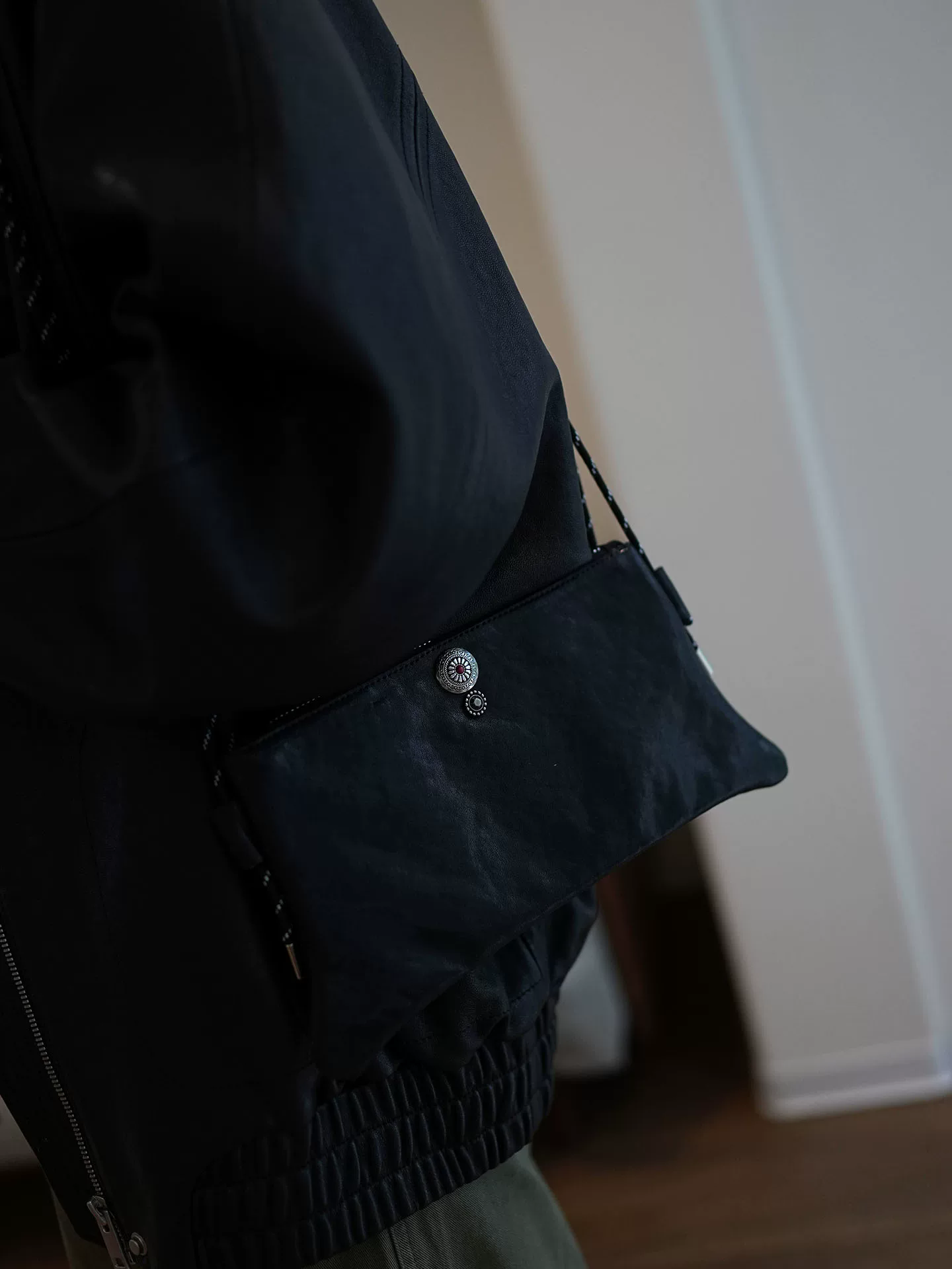 李記 | 原創手工真皮 | 簡約復古~鉚釘高級感の斜唄包ls172號