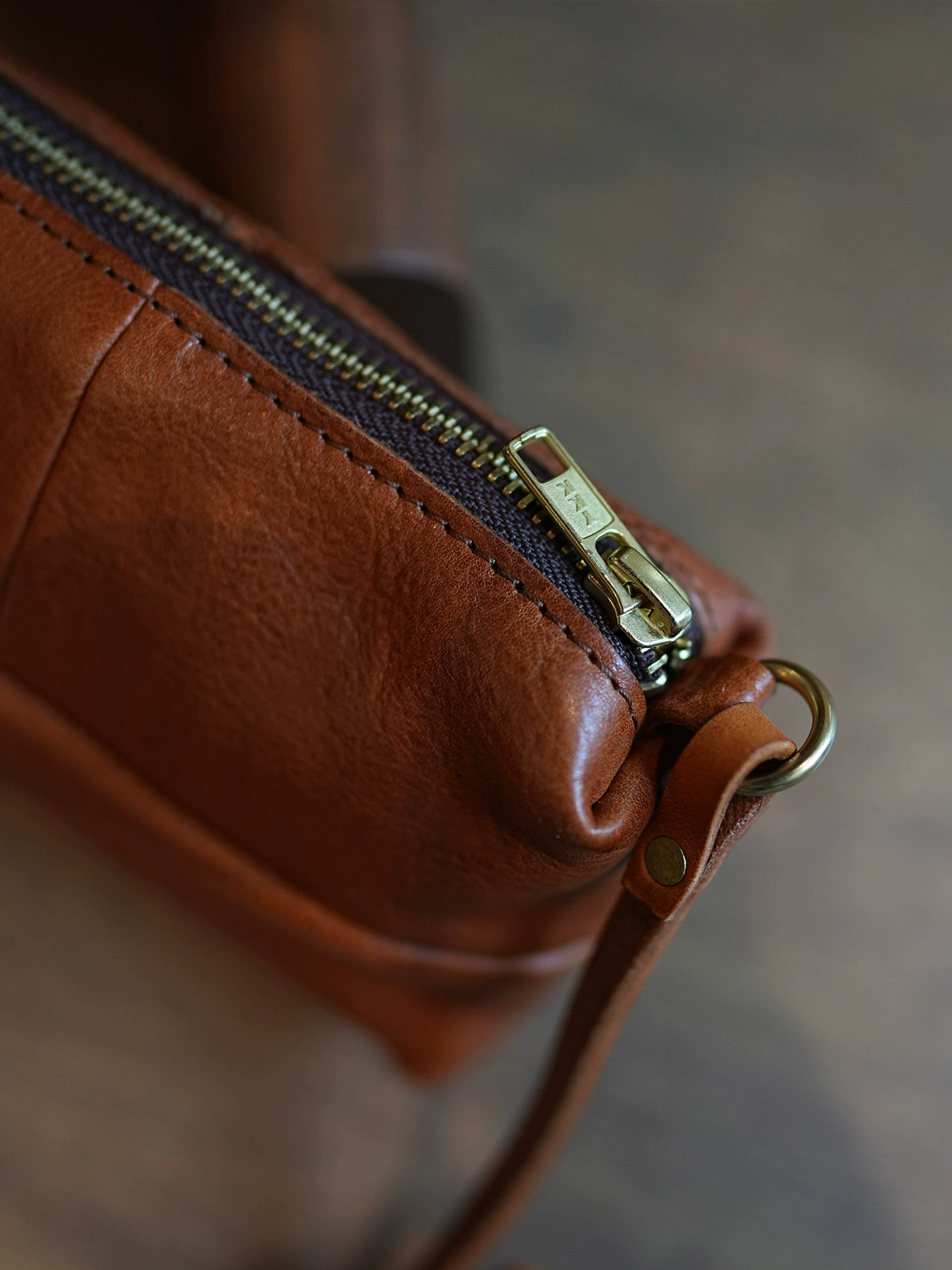 李記 | 原創手工真皮 | 美式復古い手機包ls184號