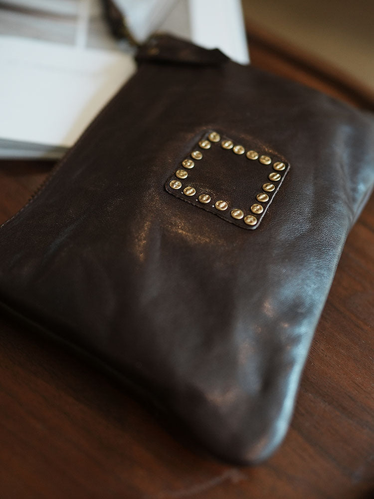李記 | 原創手工真皮 | 洋氣復古ド職人が手作業で鉚釘小方包ls268號