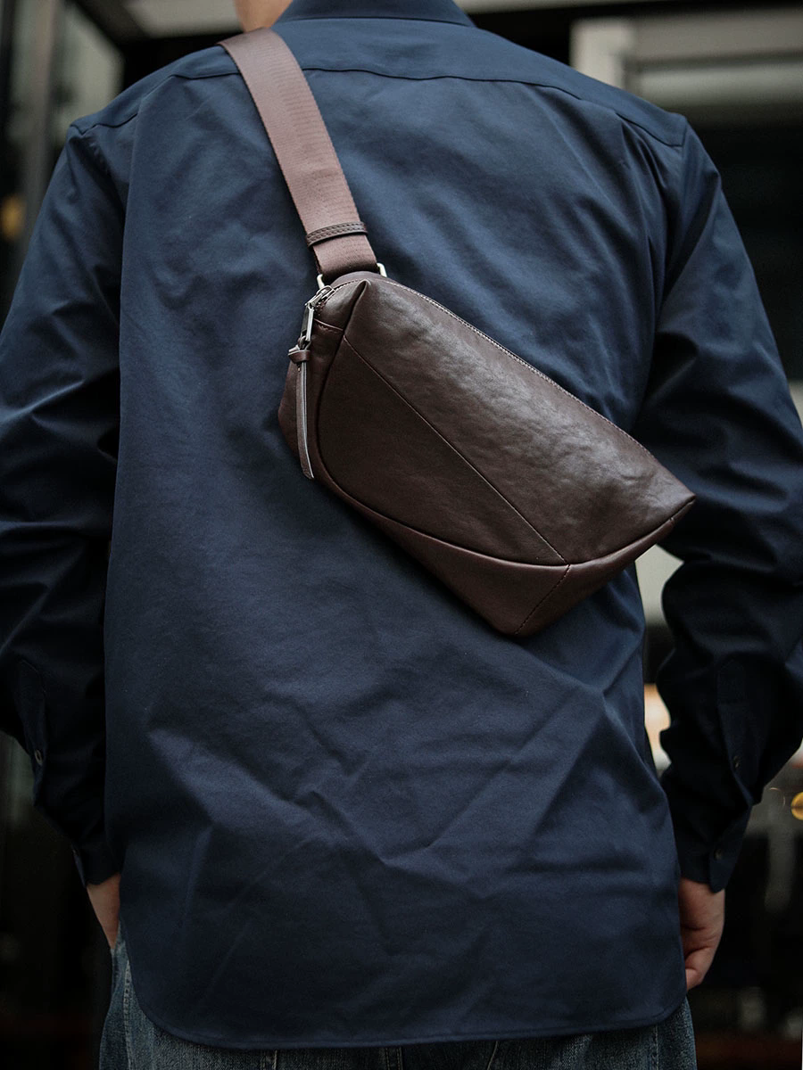 李記 | 原創手工真皮 | 隨便背、隨便搭の自在胸包ls6206號