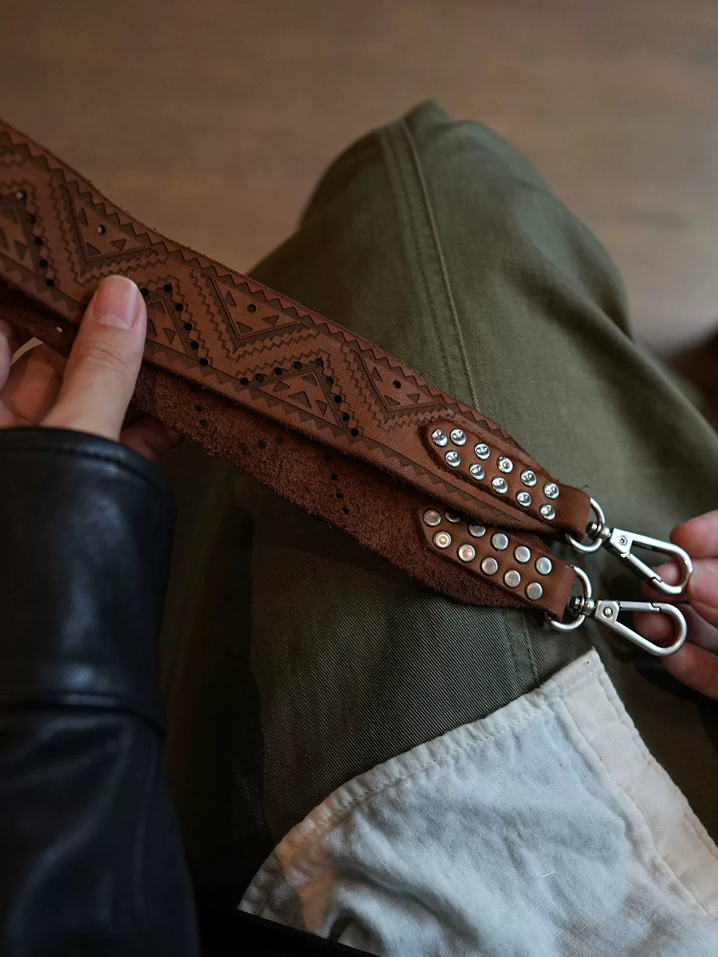 李記 | 原創手工真皮 | 手工植鞣牛皮の雕花可拆卸真皮寬肩帶ls9176號