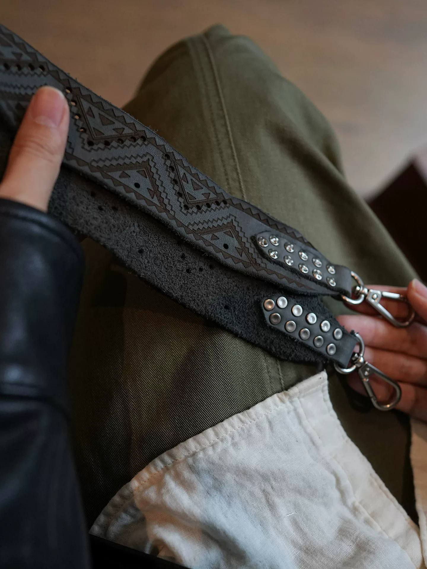 李記 | 原創手工真皮 | 手工植鞣牛皮の雕花可拆卸真皮寬肩帶ls9176號