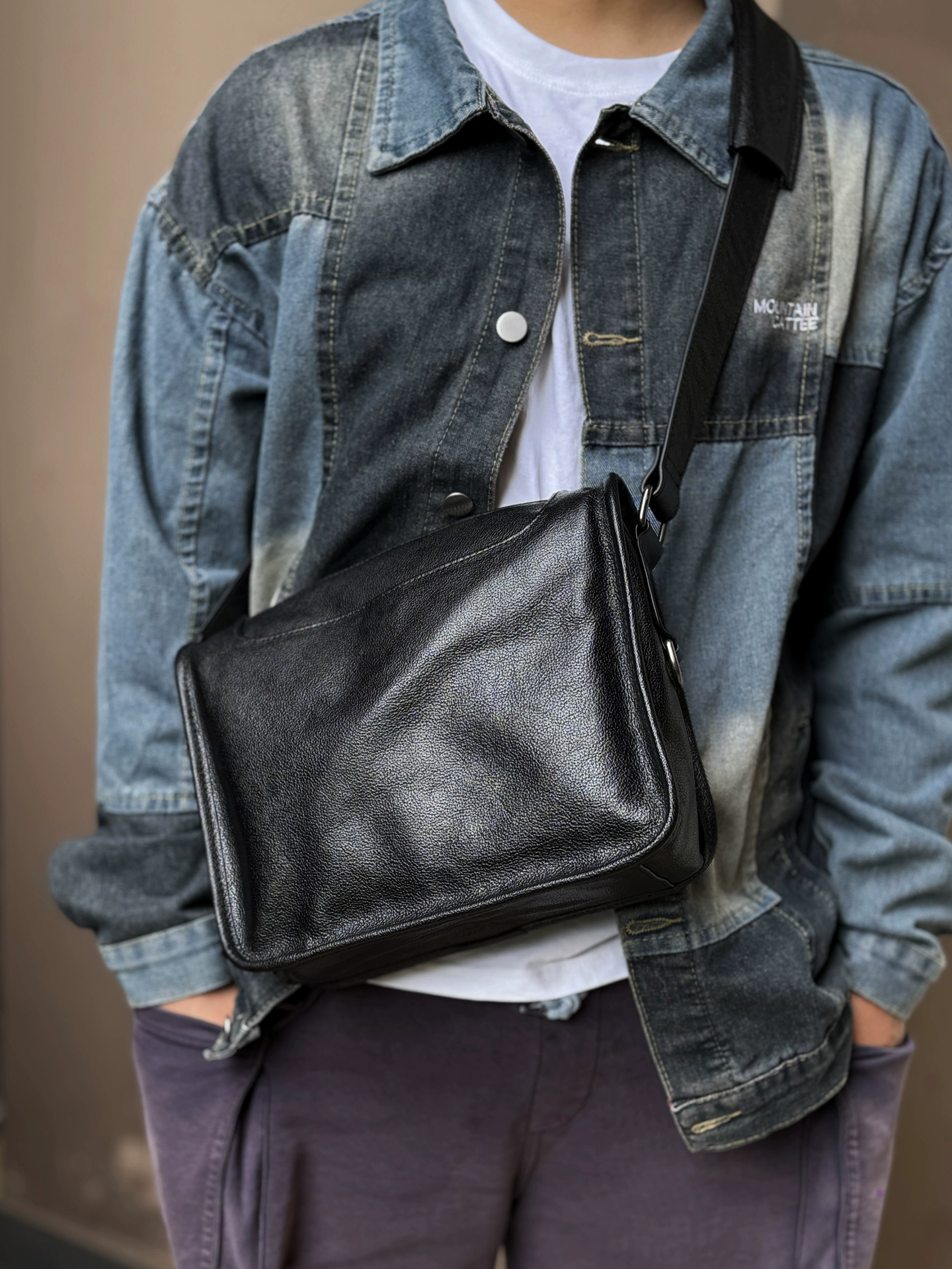 李記 | 原創手工真皮 | 美しく実用的斜唄包m2124號