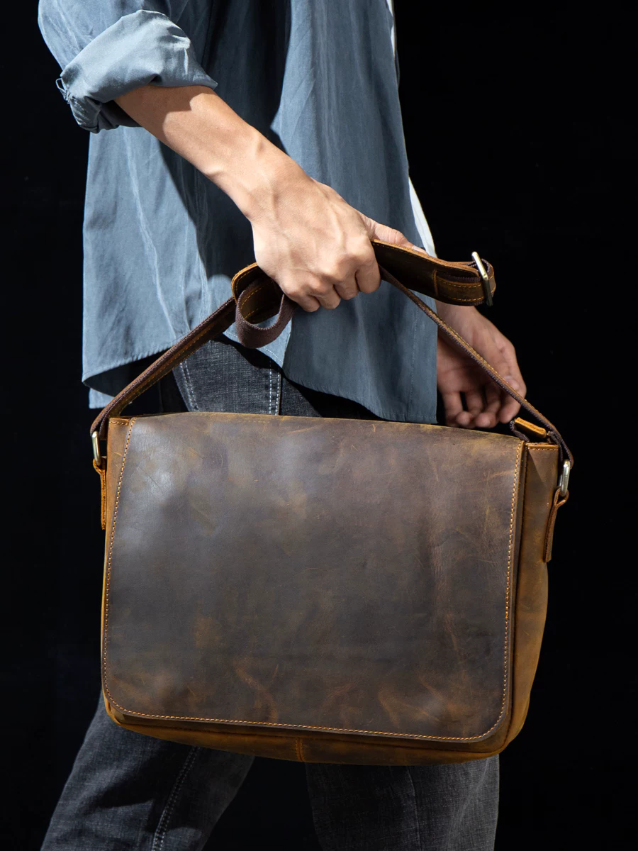 李記 | 原創手工真皮 | 經典回歸！！瘋馬皮復古斜唄包ms1180號