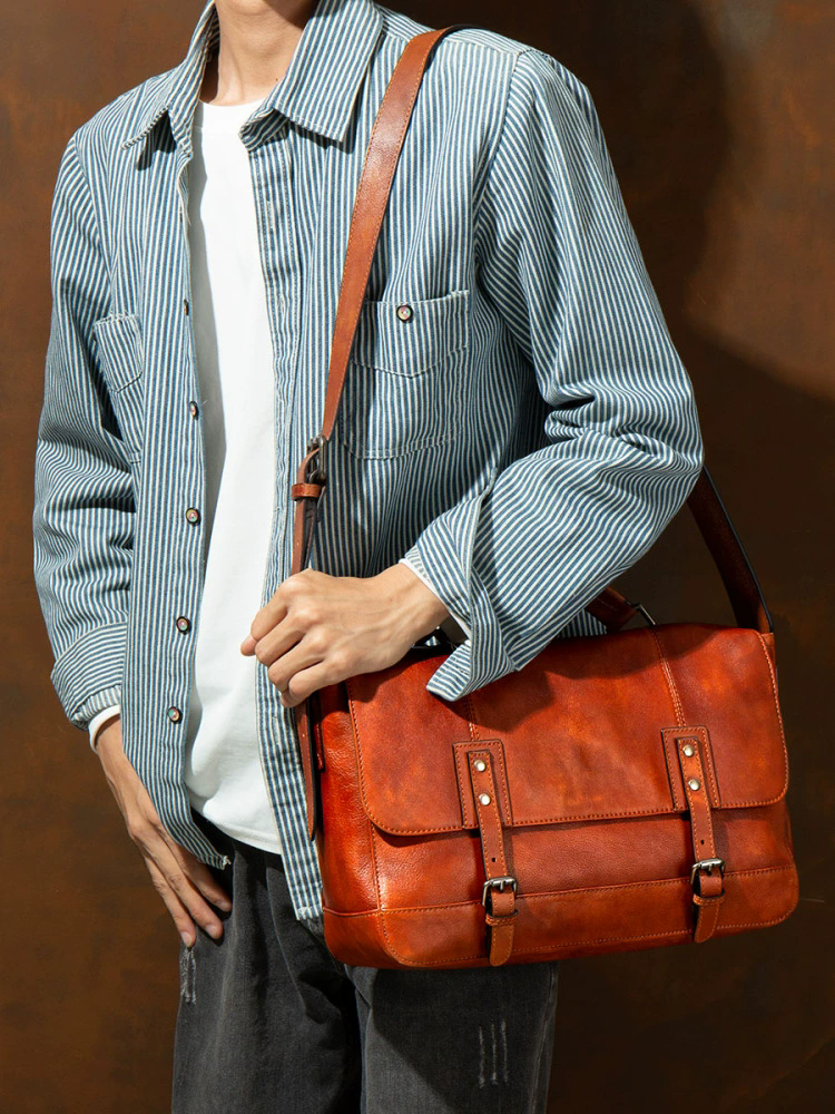 李記 | 原創手工真皮 | 適應各種身形與穿搭風格の郵差包ms473號