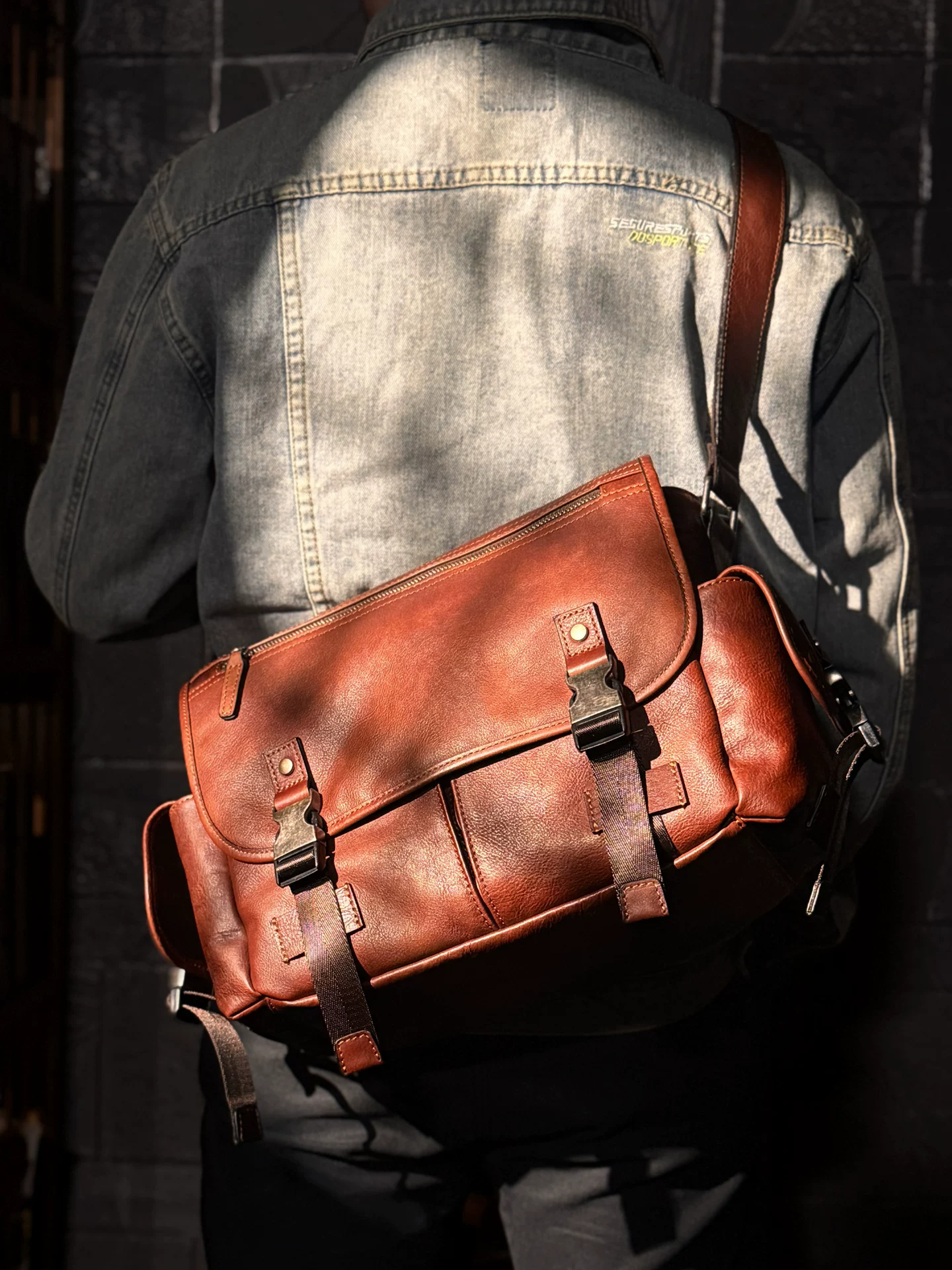 李記 | 原創手工真皮 | 極簡有型の橫款郵差包ms9230號