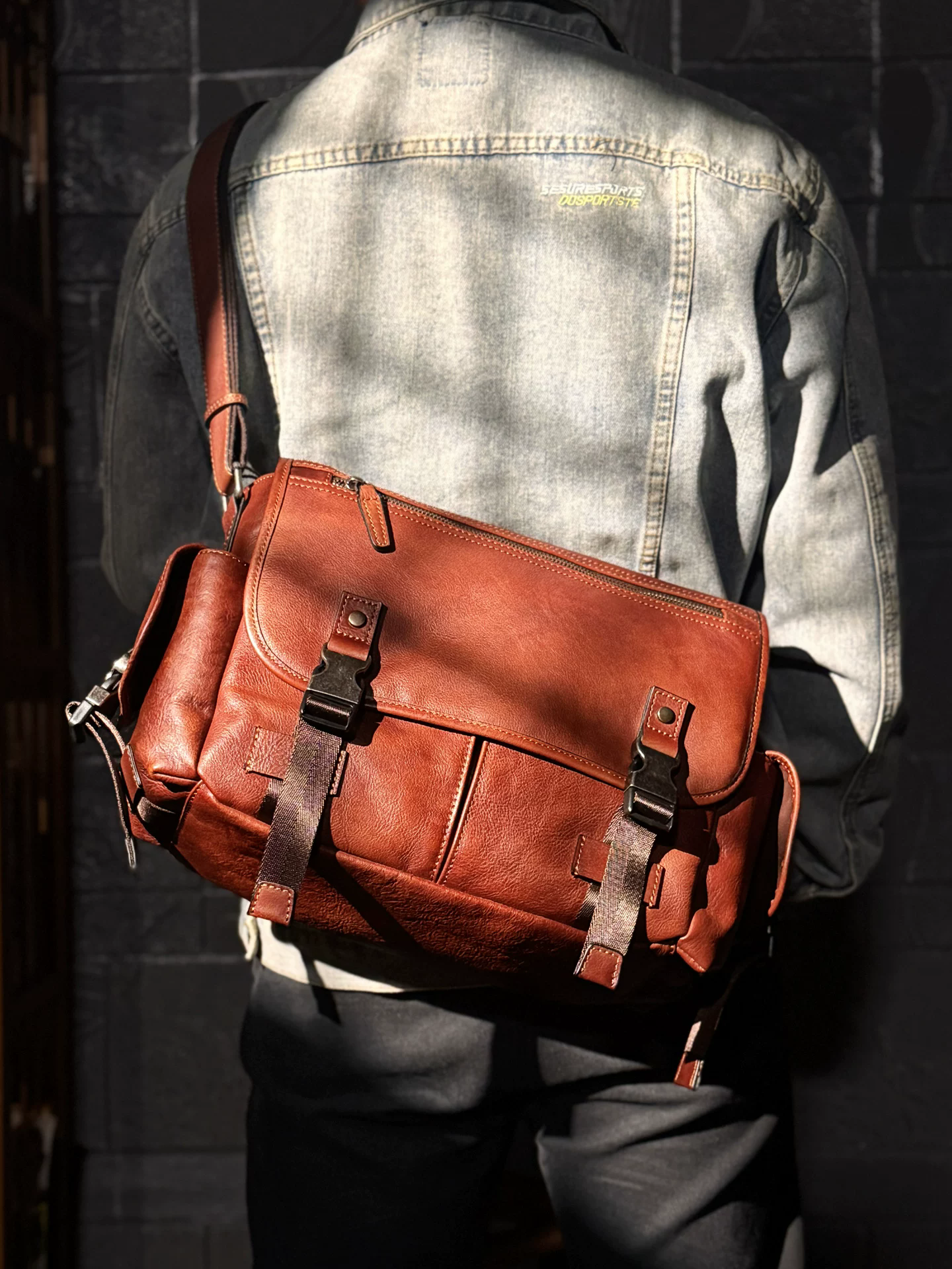 李記 | 原創手工真皮 | 極簡有型の橫款郵差包ms9230號