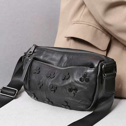 李記 | 原創手工真皮 | 寬肩帶の鉚釘枕頭包n1133號