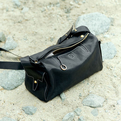 Li Ji | Original handmade genuine leather | Vegetable tanned leather やgenderlessいslanted camera bag No. 218 