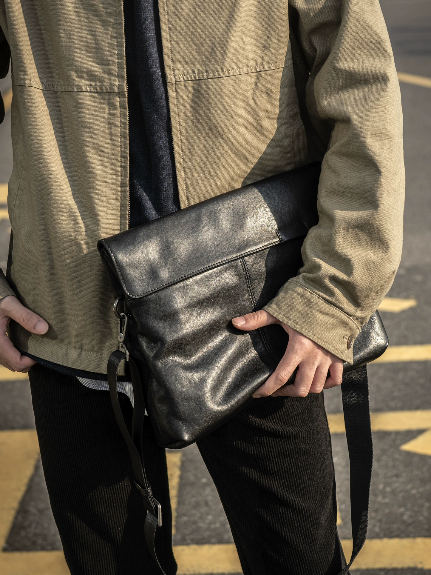 李記 | 原創手工真皮 | 多機能グ本革ビ通勤斜唄包ys268號