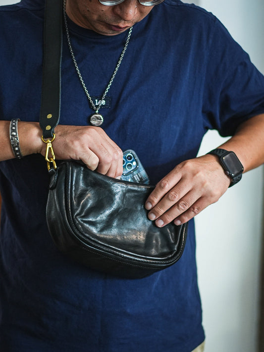 李記 | 原創手工 | 鞣しの牛革 本革 馬鞍胸包D70223號