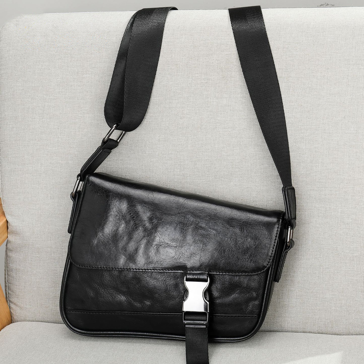 Li Ji | Original handmade | First-layer cowhide hand-scratch pattern genuine leather multifunctional bag No. 6068 