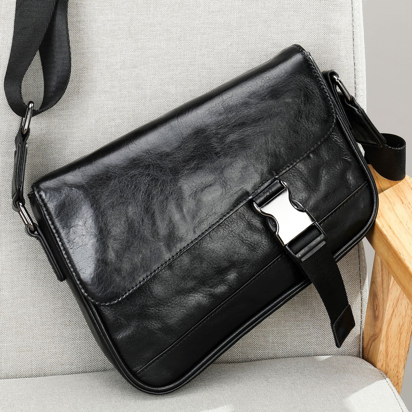 Li Ji | Original handmade | First-layer cowhide hand-scratch pattern genuine leather multifunctional bag No. 6068 